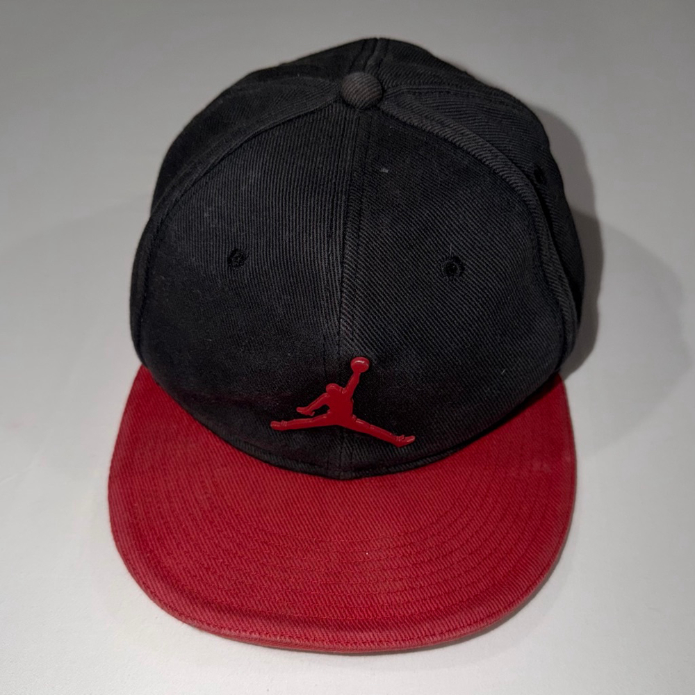 Nike Air Jordan Vintage Fitted Hat 7 3/8 Black Red Metal Jumpman Cap Bred Retro